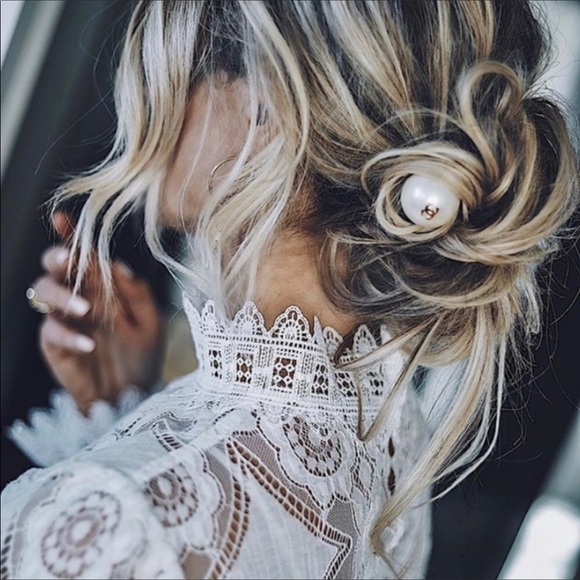 Noble Lace Blouse - Picture 3 of 7